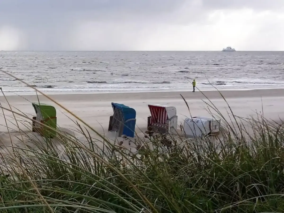 Stürmische Nordsee bei Föhr – für das Wochenende werden auf Föhr und Amrum orkanartige Böen mit bis zu 110 km/h erwartet.