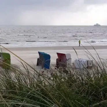 Stürmische Nordsee bei Föhr – für das Wochenende werden auf Föhr und Amrum orkanartige Böen mit bis zu 110 km/h erwartet.