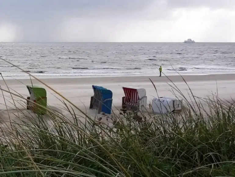 Stürmische Nordsee bei Föhr – für das Wochenende werden auf Föhr und Amrum orkanartige Böen mit bis zu 110 km/h erwartet.