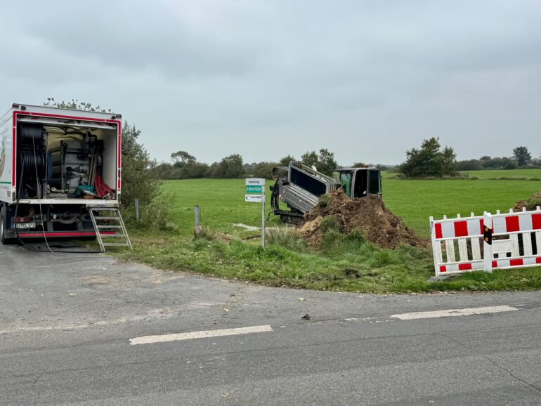 Baggerarbeiten bei Goting auf Föhr, bei denen ein wichtiges Verbindungskabel von Lünecom beschädigt wurde