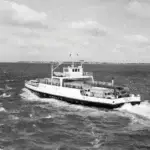 Eine Autofähre der Wyker Dampfschiffs-Reederei im Fährverkehr zwischen Föhr, Amrum und dem Festland.
