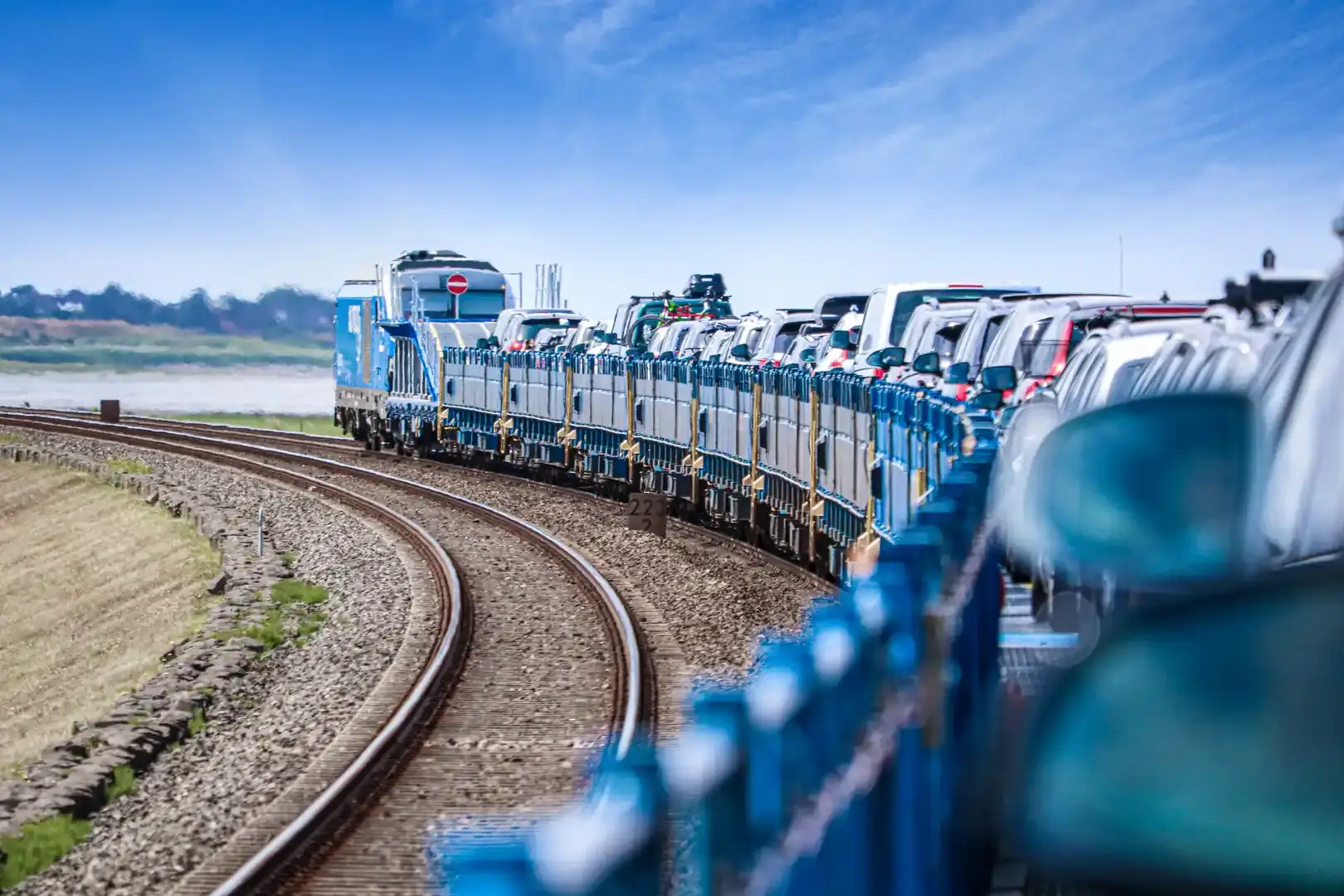 RDC Deutschland und Siemens Mobility besiegeln die Bestellung von zwei Vectron X Dual Mode für den Autozug Sylt