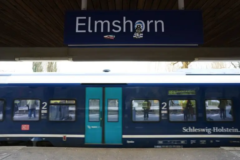 Der Bahnhof Elmshorn soll zusätzliche Gleisanschlüsse erhalten. (Archivbild)