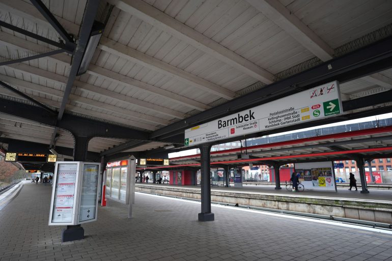 Die U-Bahnlinie 3 ist im November wochentags zwischen Berliner Tor und Barmbek wegen Gleisbauarbeiten gesperrt. (Archivbild)