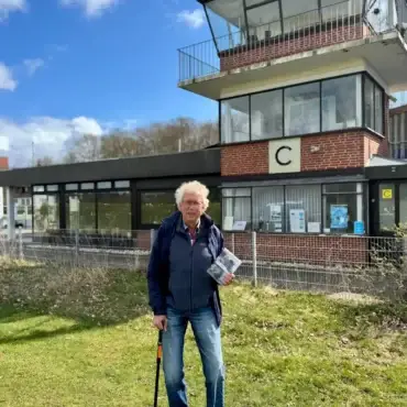 Hans-Jürgen Ruck am Flugplatz in Wyk auf Föhr