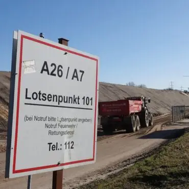 Das Bundesverkehrsministerium geht davon aus, dass sich die A26-Ost verteuert. (Archivbild)