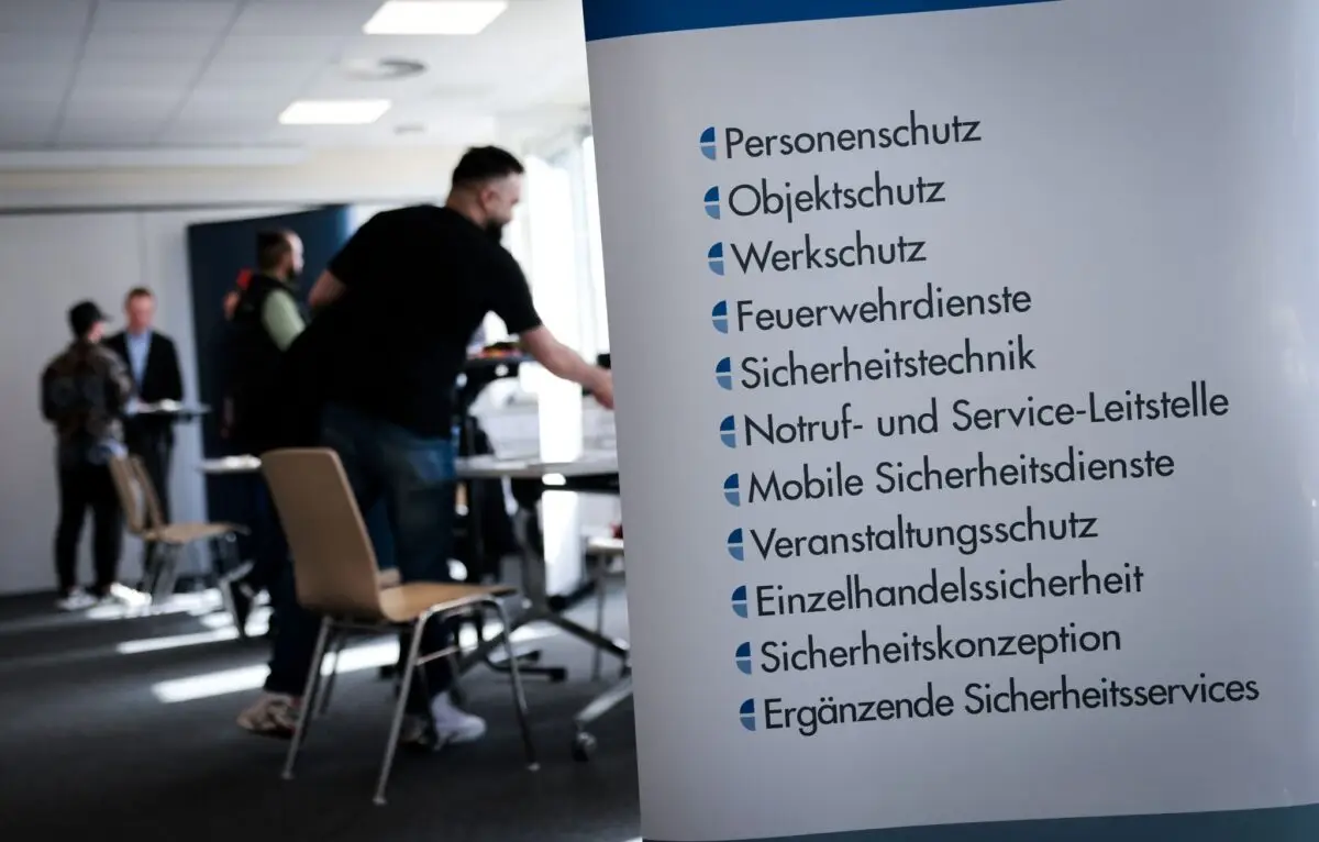 Im Hamburger Sicherheitsgewerbe arbeiten rund 10.000 Menschen. (Archivbild)