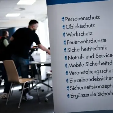 Im Hamburger Sicherheitsgewerbe arbeiten rund 10.000 Menschen. (Archivbild)