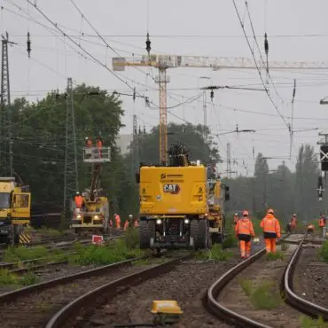 Blick auf die Gleise an der Bahnstrecke zwischen Bahnhof Altona und Diebsteich. (Archivbild)