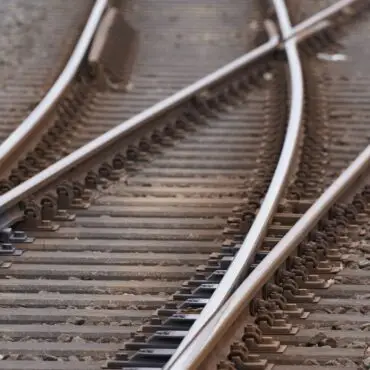 Zwischen Pinneberg und Hamburg Hauptbahnhof gibt es einen Defekt. (Symbolbild)