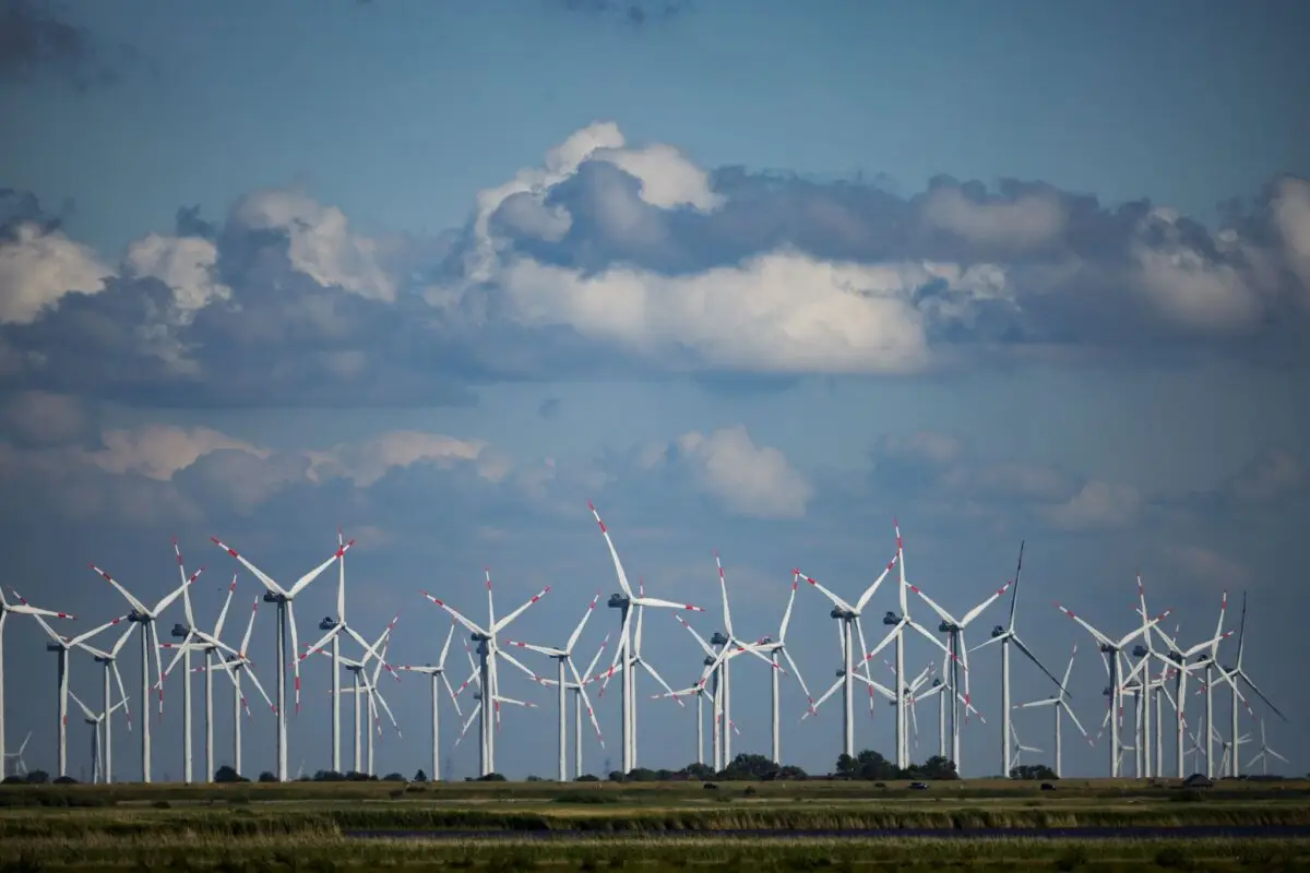Schleswig-Holstein arbeitet weiter an den Regionalplänen für neue Windräder. (Symbolbild)