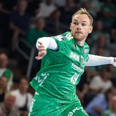 Welthandballer Mathias Gidsel regt eine Änderung der Transferregeln an. (Archivbild)