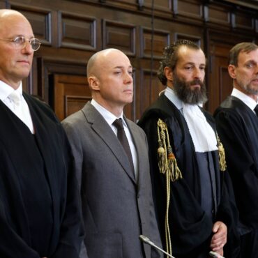 Das Gericht wird voraussichtlich am zweiten Prozesstag über die von der Verteidigung geforderte Einstellung des Verfahrens entscheiden. (Archivbild)