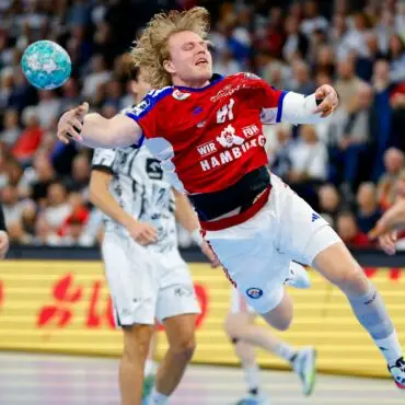 Martin Hovde und der HC Hamburg verloren beim Bergischen HC. (Archivbild)