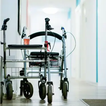 Mehr Menschen unter 65 Jahren im Norden sind pflegebedürftig. (Symbolbild)