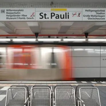 Ab Montag verkehren zwischen den Stationen St. Pauli und Rathaus keine U-Bahnen der Linie U3. (Archivbild)