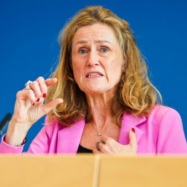 «Der Haushalt ist schon heute eng gestrickt, und die Belastungen nehmen weiter zu», sagte Silke Schneider (Grüne). (Archivbild)
