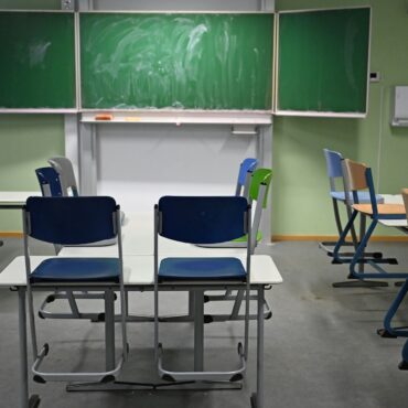 Die Leitungen der Hamburger Gymnasien warnen vor Einsparungen bei ihrer Schulform. (Symbolbild)