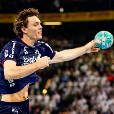 Niclas Kirkelökke freut sich mit Flensburg über den Heimsieg. (Archivbild)