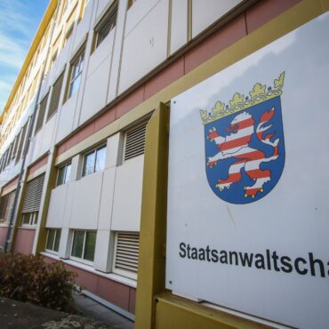 Nach Gründung der AfD-Jugendorganisation in Gießen hat die Staatsanwaltschaft eine mögliche Strafbarkeit von Äußerungen geprüft, die bei dem Treffen gefallen sein sollen. Jetzt hat sie Anklage erhoben. (Archivbild)