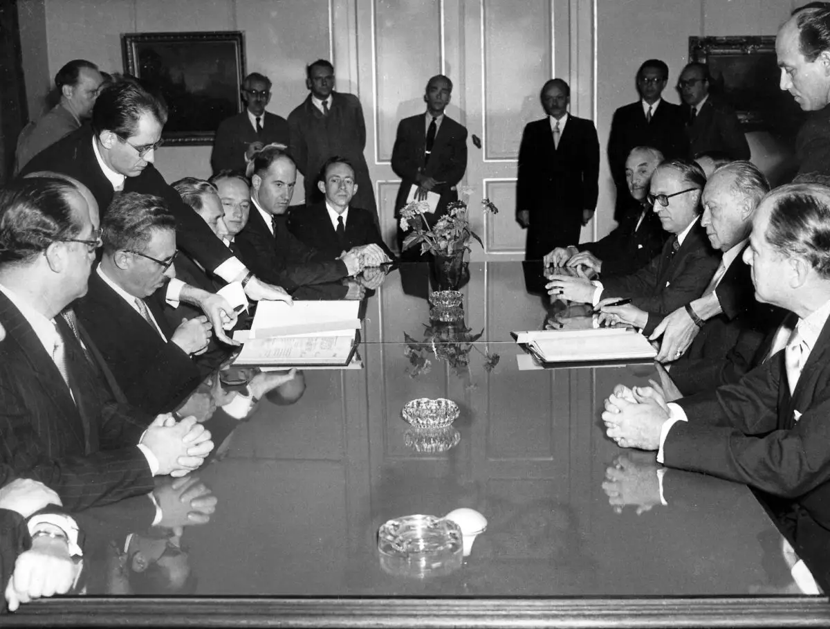 74 Jahre nach der Unterzeichnung des Luxemburger Abkommens zwischen Deutschland und Israel zeigt die KZ-Gedenkstätte Neuengamme eine Ausstellung zur Wiedergutmachungspolitik. (Archivbild)