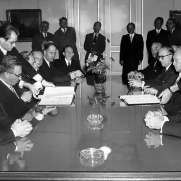 74 Jahre nach der Unterzeichnung des Luxemburger Abkommens zwischen Deutschland und Israel zeigt die KZ-Gedenkstätte Neuengamme eine Ausstellung zur Wiedergutmachungspolitik. (Archivbild)