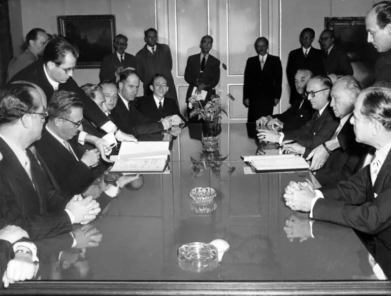 74 Jahre nach der Unterzeichnung des Luxemburger Abkommens zwischen Deutschland und Israel zeigt die KZ-Gedenkstätte Neuengamme eine Ausstellung zur Wiedergutmachungspolitik. (Archivbild)