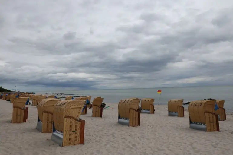 Zum Tag der Deutschen Einheit wird das Wetter im Norden herbstlich mild. (Archivbild)