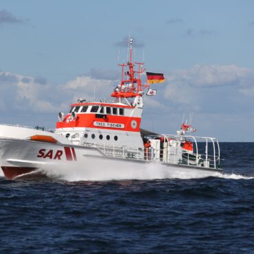 Der Seenotrettungskreuzer «Theo Fischer» - hier bei einer Übung auf der Ostsee. (Archivfoto)