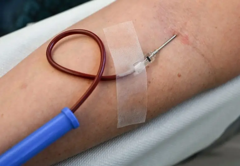 Nur gesunde Menschen sollten Blut spenden. (Symbolbild)